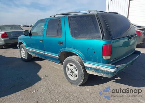 1996 Chevrolet Blazer из США, поврежденный, VIN 1GNDT13W2T2139786